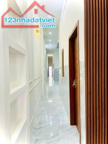 Nhà nhỏ nhỏ xinh xinh đầy đủ công năng, SHR, giá cực rẻ chỉ 790 Triệu. - 2