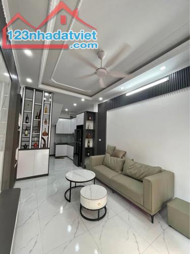 SIÊU PHẨM THỤY KHUÊ TÂY HỒ 35M2 5 TẦNG 6.9 TỶ NGÕ THOÁNG ĐẸP