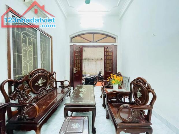 HOÀNG CẦU - NHÀ ĐẸP - 2 THOÁNG - VIEW HỒ - 8 TẦNG THANG MÁY - 60M² NHỈNH 24 TỈ