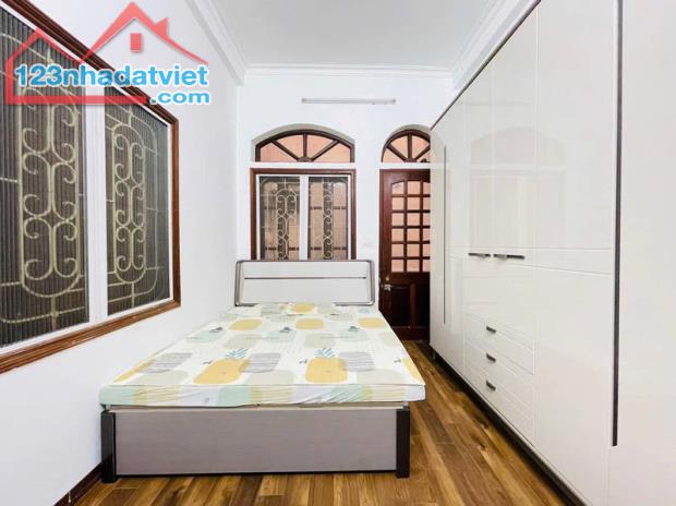 HOÀNG CẦU - NHÀ ĐẸP - 2 THOÁNG - VIEW HỒ - 8 TẦNG THANG MÁY - 60M² NHỈNH 24 TỈ - 3