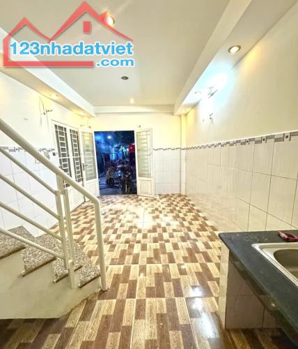 Hàng hiếm - Nhà 2 lầu hẻm 1041 Trần Xuân Soạn, Tân Hưng, Quận 7 - 1