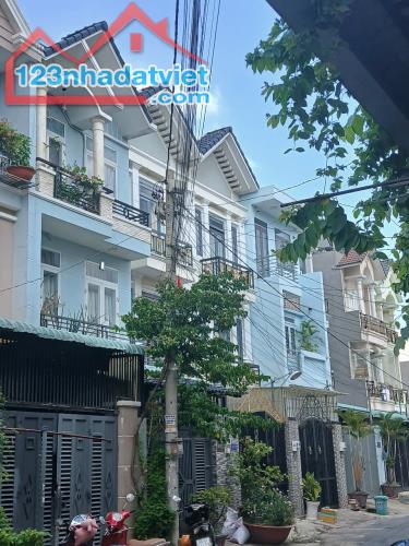 BÁN NHÀ 95m2, 3 Tầng, 2PN, 2WC, Tân Thới Nhất 12, Q12 - 8.5 tỷ, Sổ Hồng