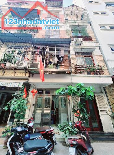 Bán Nhà Ao Sen 26M x 5T Giá 9,5 Tỷ. Ô tô tránh, Kinh Doanh, Vị Trí Đẹp