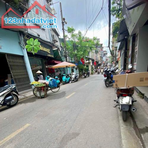 BÁN NHÀ PHÂN LÔ VĂN CHƯƠNG. 8 tỷ 30m2 6t thang máy, nhà mới tinh, sát phố, ô tô vào nhà