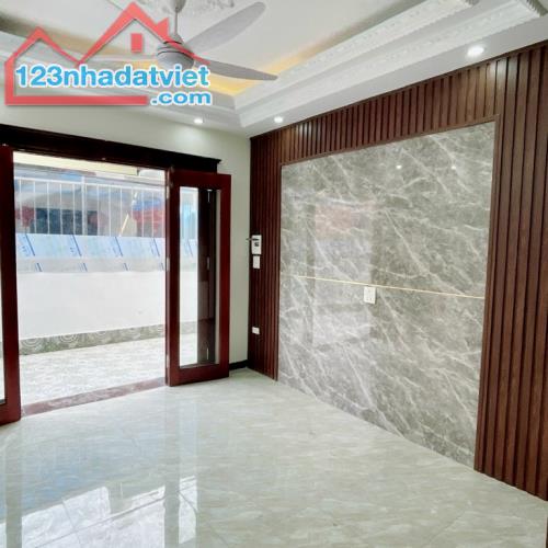 BÁN NHÀ PHÂN LÔ VĂN CHƯƠNG. 8 tỷ 30m2 6t thang máy, nhà mới tinh, sát phố, ô tô vào nhà - 1