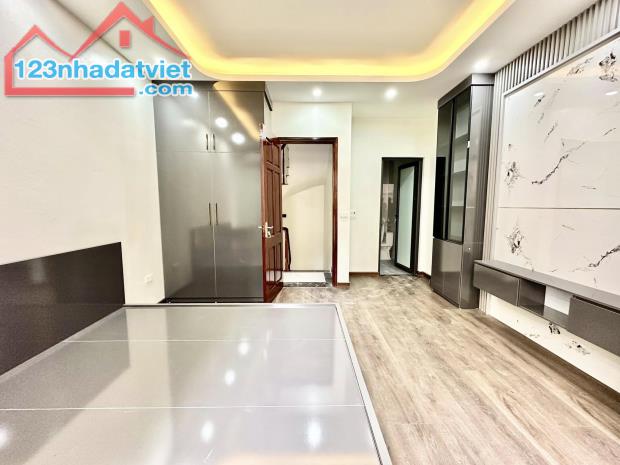 Bán Nhà Hà Trì 5 Tầng, Mặt Tiền 4,5m Nhà Xây Mới Thiết Kế Đẹp Ở Luôn Giá 6,8 Tỷ - 2