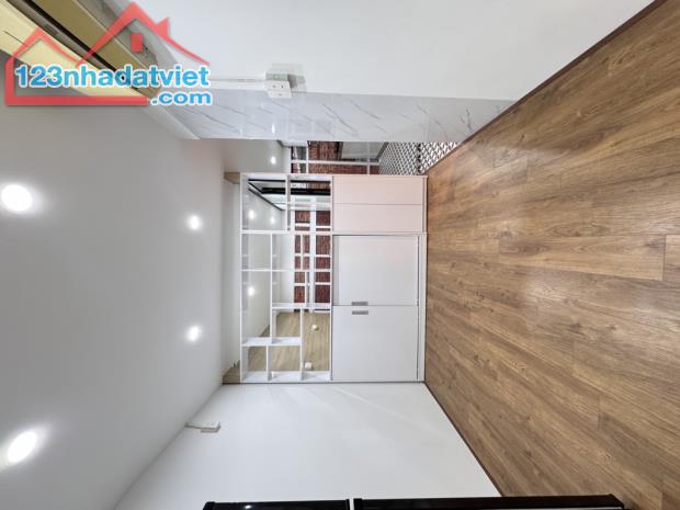 MAI DỊCH - TẬP THỂ TẦNG 2 - SỔ ĐỎ - 2 NGỦ - 55M2 - 2 TỶ