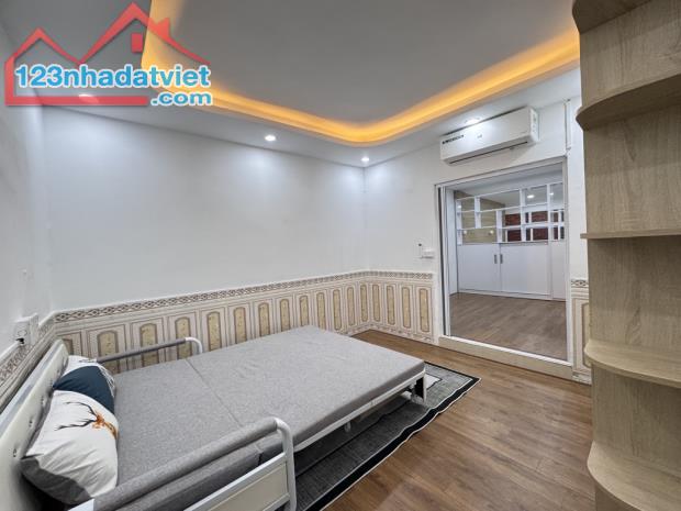 MAI DỊCH - TẬP THỂ TẦNG 2 - SỔ ĐỎ - 2 NGỦ - 55M2 - 2 TỶ - 5