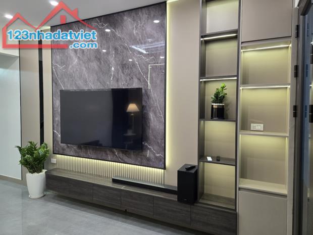 💥B.án nhà TÔN ĐỨC THẮNG 👉 ĐỐNG ĐA, 51m2 - Mặt tiền rộng 👉 10 tỷ 👉 NỘI THẤT lung linh