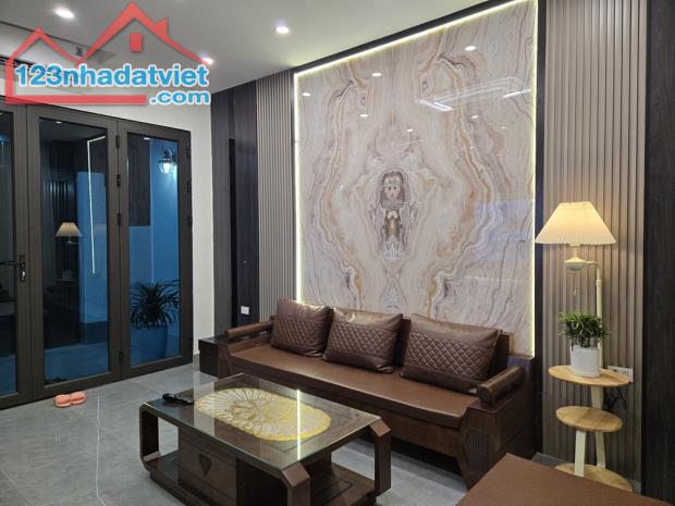 💥B.án nhà TÔN ĐỨC THẮNG 👉 ĐỐNG ĐA, 51m2 - Mặt tiền rộng 👉 10 tỷ 👉 NỘI THẤT lung linh - 1