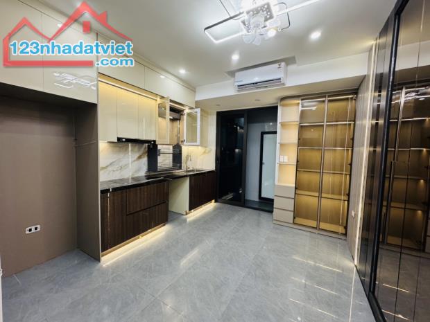 💥B.án nhà TÔN ĐỨC THẮNG 👉 ĐỐNG ĐA, 51m2 - Mặt tiền rộng 👉 10 tỷ 👉 NỘI THẤT lung linh - 3