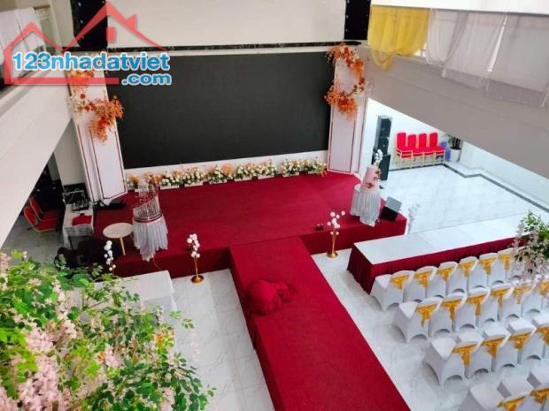 Bán nhà mặt phố Đại La lô góc 1 mặt phố 2 mặt ngõ 3 mặt tiền DT 286 m2 mặt tiền 12m, hậu 1 - 3