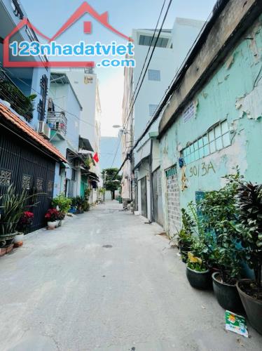 BÁN NHÀ CẤP 4 HẺM XE HƠI - VƯỜN LÀI - 64M2 NHỈNH 5 TỶ
