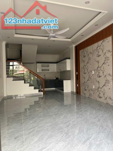 Cần bán gấp nhà mới xây trong ngõ 271 Đồng Hòa Kiến An Hải Phòng - 2