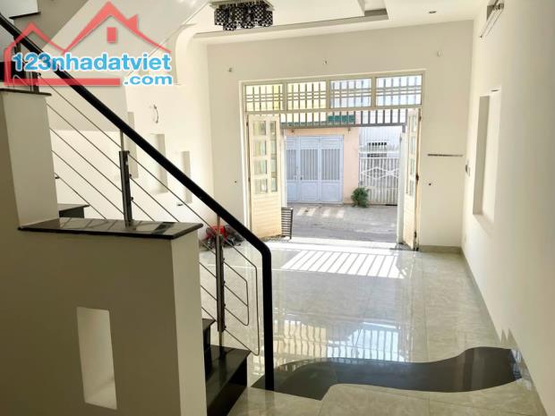 Nhà hẻm Đường Nhựa Ô TÔ cấp 1 Hùng Vương giữa khu dân cư đông đúc... - 2