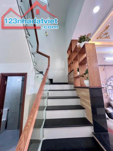 Bán nhà Tây Mỗ- sát Vin 32 m2 -giá 5 tỷ - 4