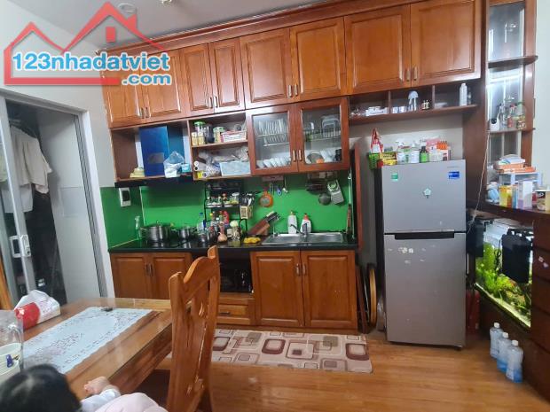 Bán chung cư Scitech Tower 304 Hồ Tùng Mậu cạnh Goldmark city 61m 2PN 2VS có nội thất sẵn - 1