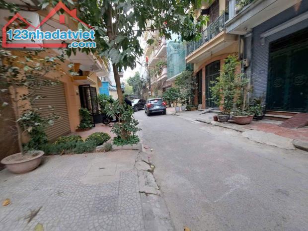 Bán nhà siêu hiếm phố Khương Trung mặt ngõ lô góc 3 mặt đường, dt 56m2 x 4tầng 17.5 tỷ