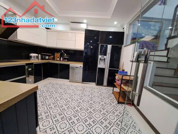 Bán nhà siêu hiếm phố Khương Trung mặt ngõ lô góc 3 mặt đường, dt 56m2 x 4tầng 17.5 tỷ - 3