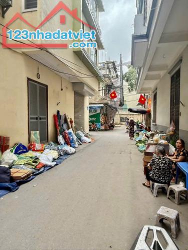 Tôi bán nhà ngõ 61 Vạn Phúc ô tô đỗ cạnh Him Lam Vạn Phúc 40m2 chỉ hơn 7 tỷ. LH 0989626116 - 2