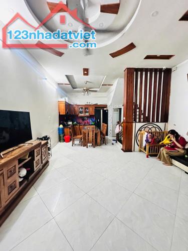 BÁN NHÀ CẦU GIẤY – 46m² – 4 TẦNG – MT 5.2m – NGÕ 3 GÁC – 11.6 TỶ - 1