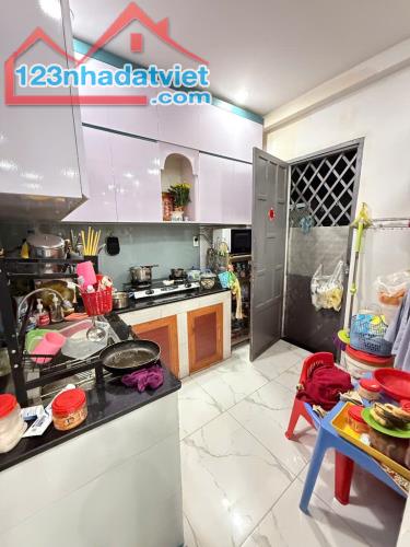 CHỈ 5 TỶ LÀ  CÓ NGAY NHÀ TÂN PHÚ – 3 TẦNG MỚI Ở NGAY - GẦN NGAY CHỢ, BIG C - KHU DÂN TRÍ - 1