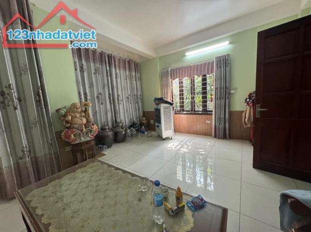 Bán nhà Tôn Thất Tùng 100m2, 4 tầng, lô góc, ô tô, kinh doanh, 30m ra phố, chỉ 23.5 tỷ. - 2