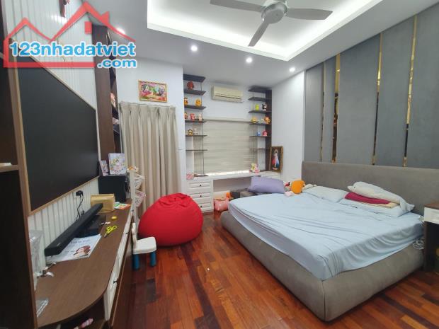 NHÀ TRẦN ĐẠI NGHĨA, Ô TÔ VÀO NHÀ, 5 TẦNG, 55M GIÁ 10.3 TỶ CỰC GẦN PHỐ