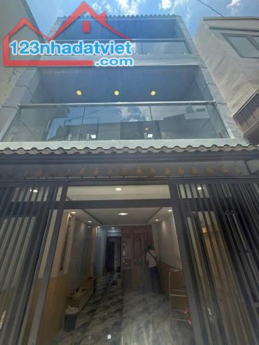BÁN NHÀ CHẠM MẶT TIỀN CHỈ 2 BƯỚC CHÂN - NHÀ ĐẸP TÂN PHÚ - HXH - XE HƠI ĐẬU CỬA - 5.X TỶ