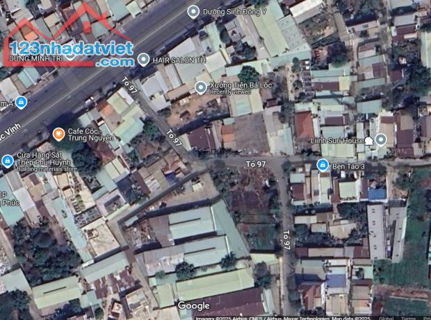 Bán mãnh đất có xưởng 300m và 1 căn nhà 1 lầu giấy tay và 02 kiốt đang cho thuê.