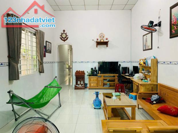 Bán nhà 173m2 sổ riêng, full thổ cư, 3 tỷ 679 triệu, chợ Phú Thọ, kp5 Trảng Dài. - 2