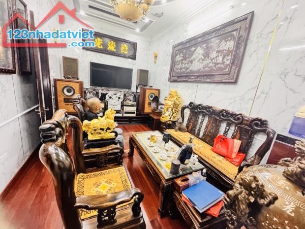 XUÂN LA - NHÀ DÂN XÂY ĐẸP LONG LANH - GẦN PHỐ,NGÕ RỘNG THOÁNG - Ô TÔ QUA NHÀ DT: 30/35m2 -