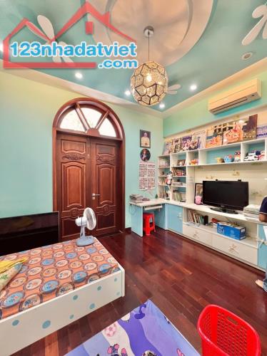 Bán nhà 3 tầng, 175m², 3PN, 4WC, Linh Đông, Thủ Đức - 16.8 tỷ - 3