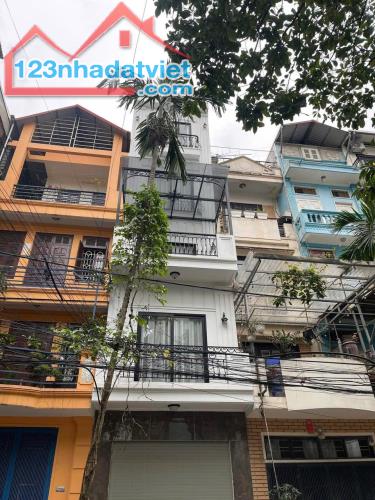 (THANG MÁY) Bán nhà phân lô Nguyễn Chí Thanh 51mx5T Otô tránh vỉa hè KDVP sổ vuông 16.2 tỷ