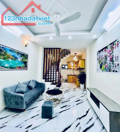 THẬT KHÔNG TƯỞNG NHÀ 5T HÀ ĐÔNG LẠI ĐẸP VÀ HẠT DẺ NHƯ NÀY, Ô TÔ ĐỖ NHỈNH 4TY.