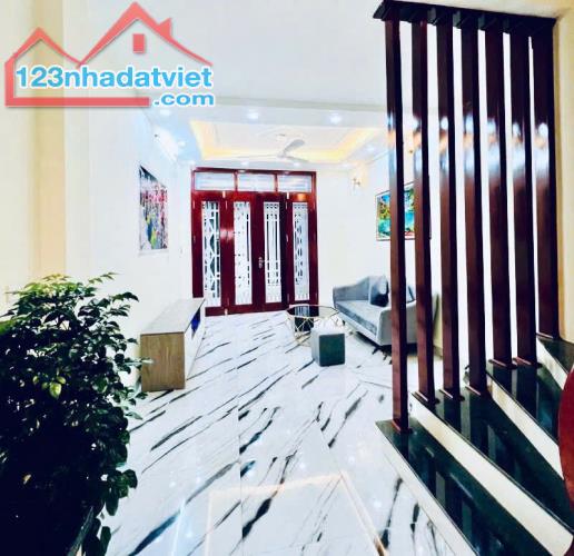 THẬT KHÔNG TƯỞNG NHÀ 5T HÀ ĐÔNG LẠI ĐẸP VÀ HẠT DẺ NHƯ NÀY, Ô TÔ ĐỖ NHỈNH 4TY. - 1