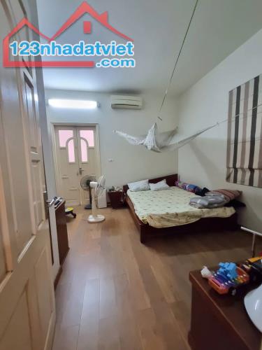 Bán Nhà Mặt Phố Nguyễn Cảnh Dị. Hoàng Mai. Lô Góc. Ô Tô. Vỉa Hè. DT 90m2. Giá 32,8 Tỷ.