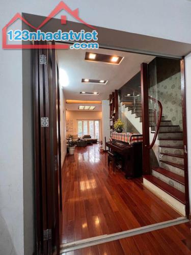 Bán Nhà Mặt Phố Nguyễn Cảnh Dị. Hoàng Mai. Lô Góc. Ô Tô. Vỉa Hè. DT 90m2. Giá 32,8 Tỷ. - 1