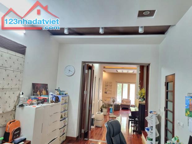 Bán Nhà Mặt Phố Nguyễn Cảnh Dị. Hoàng Mai. Lô Góc. Ô Tô. Vỉa Hè. DT 90m2. Giá 32,8 Tỷ. - 2