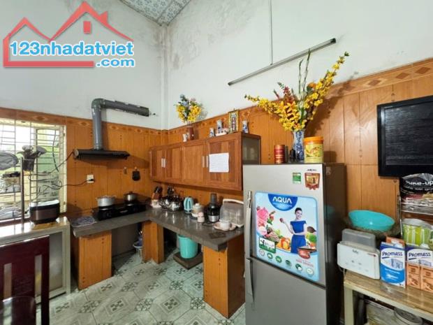 Bán nhà 130m², 2 tầng, 3PN, 2WC, Tân Phú, Thủ Đức - 4.4 tỷ - 1