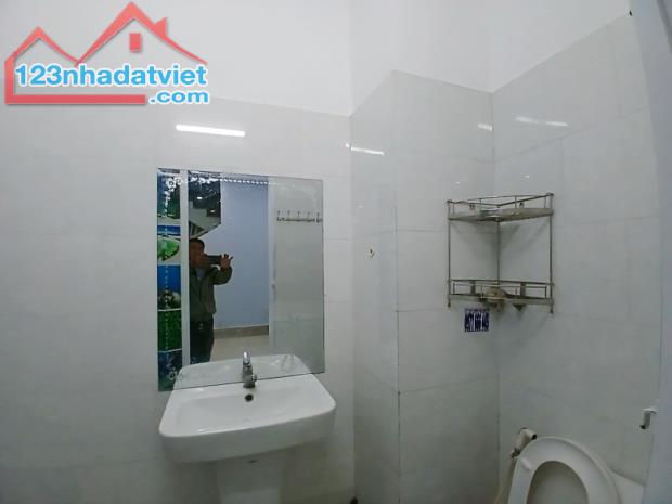 Bán nhà 130m², 2 tầng, 3PN, 2WC, Tân Phú, Thủ Đức - 4.4 tỷ - 4