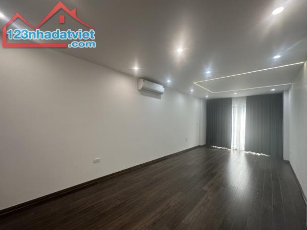 HỘ KHẨU TỨ LIÊN - MẶT NGÕ THÔNG  - OTO VÀO NHÀ - 6 TẦNG THANG MÁY - KINH DOANH TỐT - 48M - 2