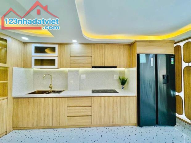 NHÀ SÁT MẶT TIỀN NGUYỄN TƯ GIẢN P12 GV , 5X9 , NHỈNH HƠN 7 TỎI - 2