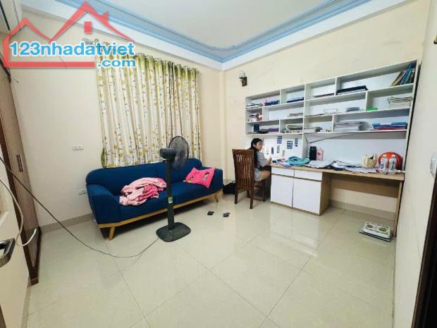 Bán nhà Thanh Xuân Phố Khương Đình 6,8 tỷ, 47m2, MT 5,7m, cách ô tô 30m - 3