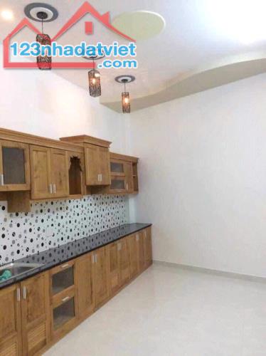 Nhà 2lầu/ST đúc thật SHHC hẻm thông Tám Danh P4Q8 - 1