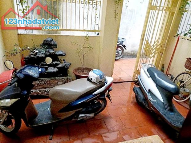 BÁN NHÀ 4 TẦNG, 60M² – BỒ ĐỀ, LONG BIÊN – GẦN PHỐ CỔ – Ô TÔ ĐỖ CỬA – GIÁ 10.8 TỶ - 2