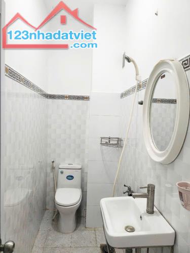 Bán CHDV 4 tầng hẻm xe tải 109 đường Dương Bá Trạc P1Q8. 10.5 tỷ - 3