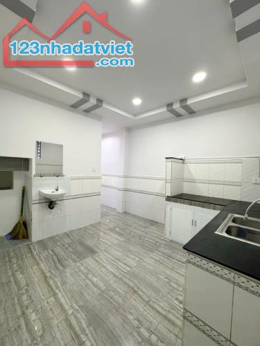 Bán nhà Góc 2MT, hẻm 141 Tám Danh P4 Q8 - 3