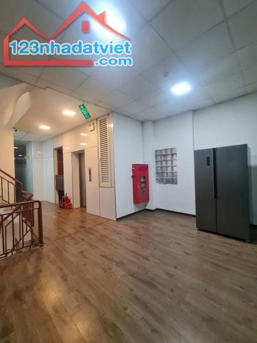Bán Nhà Mặt Phố Hoàng Cầu. Đống Đa. Thang Máy. Ô Tô. Vỉa Hè. DT 216m2. Giá 110 Tỷ.