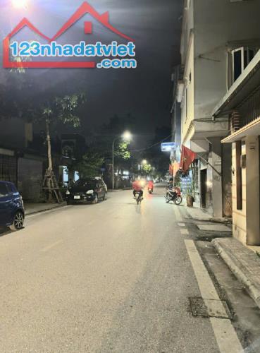NHÀ ĐẸP CẠNH KĐT VIỆT HƯNG LONG BIÊN, Ô TÔ VAO NHÀ, GẦN PHỐ, DT 48M2 CÓ 7.X TỶ - 4